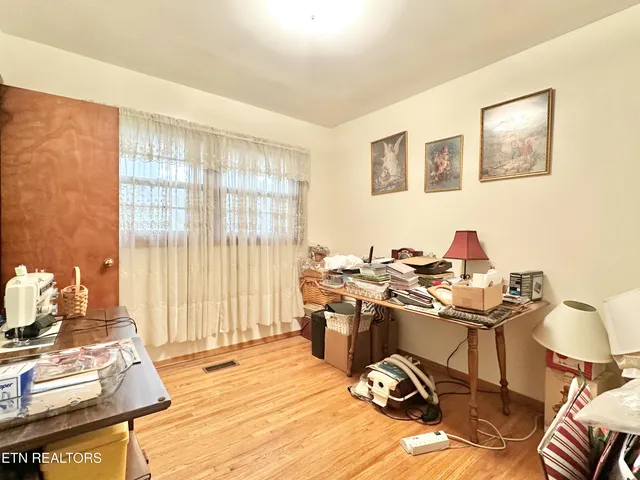 $259,900 | 112 Glenn Circle, Powell, TN 37849