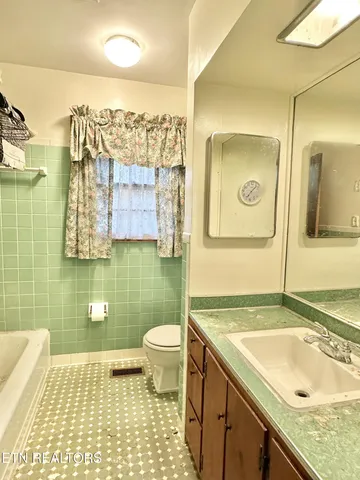 $259,900 | 112 Glenn Circle, Powell, TN 37849