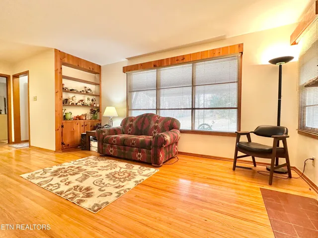 $259,900 | 112 Glenn Circle, Powell, TN 37849