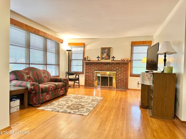 $259,900 | 112 Glenn Circle, Powell, TN 37849