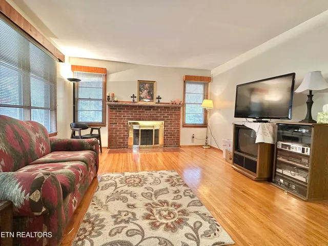 $259,900 | 112 Glenn Circle, Powell, TN 37849