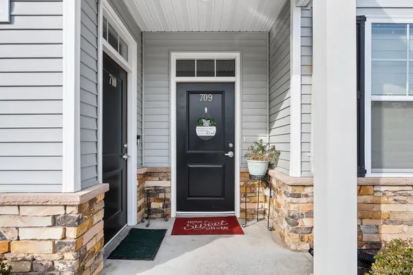 $675,000 | 709 Breton Way, Glen Cove, NY 11542