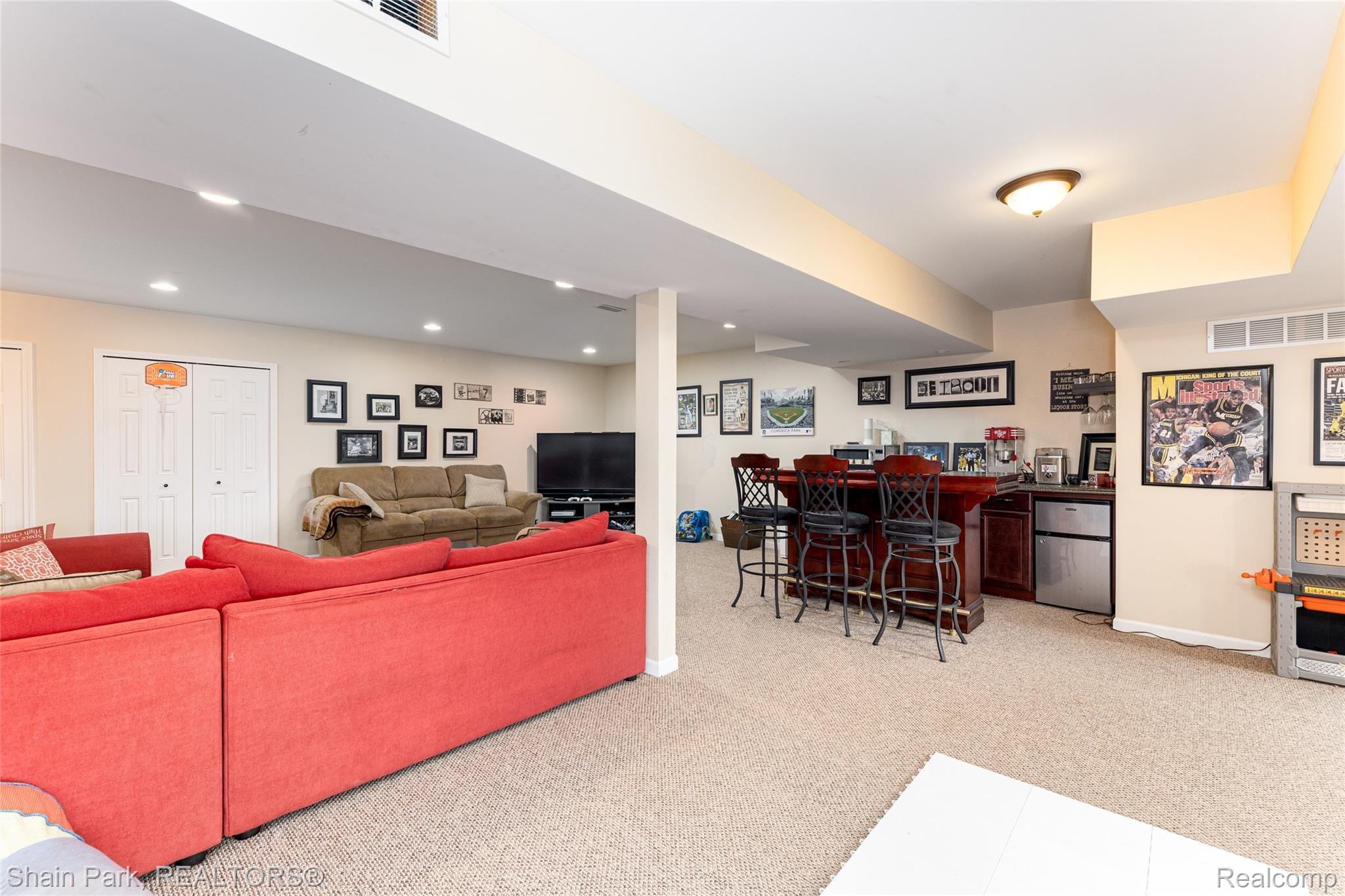 196 Londonderry Lane Rochester, MI 48306 - Photo 41 of 55 Gorgeous finished basement