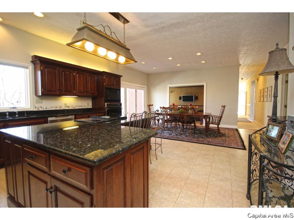 840 Coventry Point Springfield, IL 62702 - Photo 11 of 32
