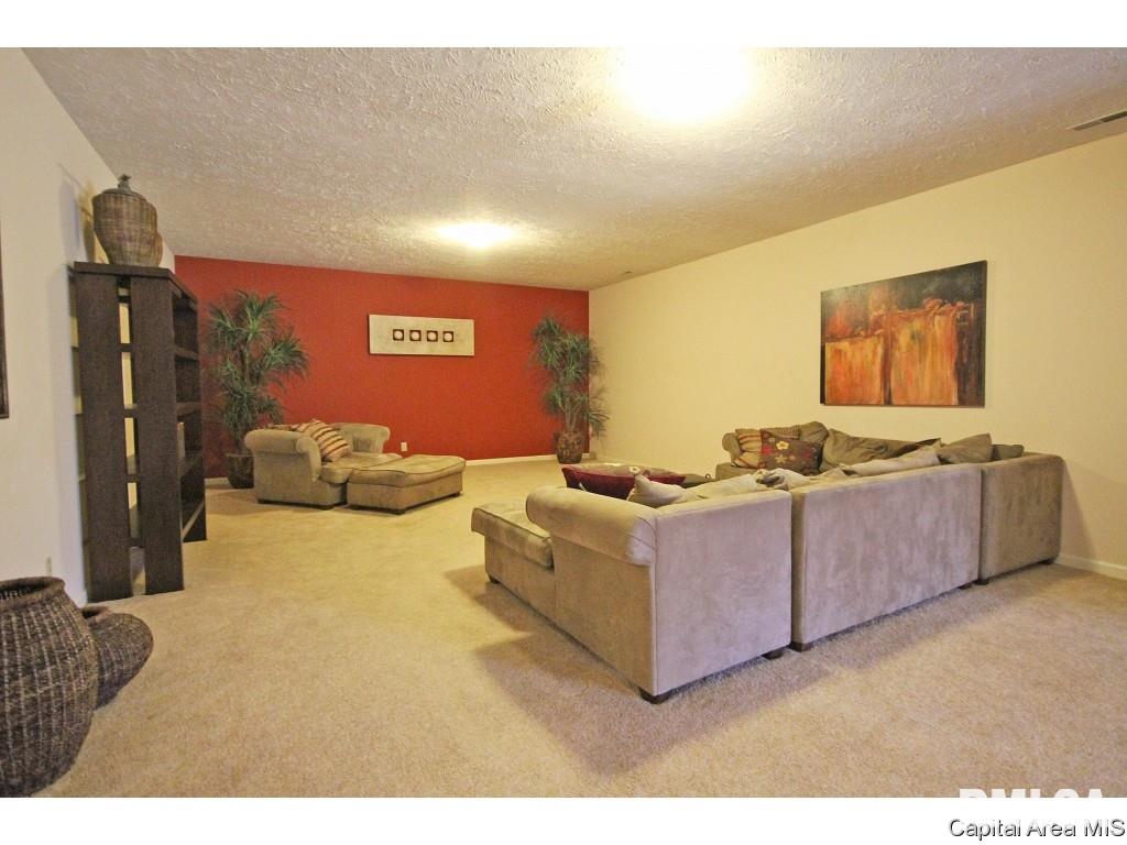 840 Coventry Point Springfield, IL 62702 - Photo 17 of 32