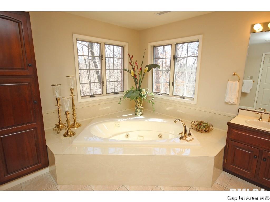 840 Coventry Point Springfield, IL 62702 - Photo 22 of 32