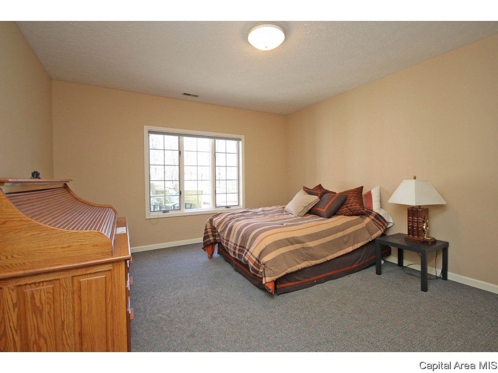 840 Coventry Point Springfield, IL 62702 - Photo 27 of 32