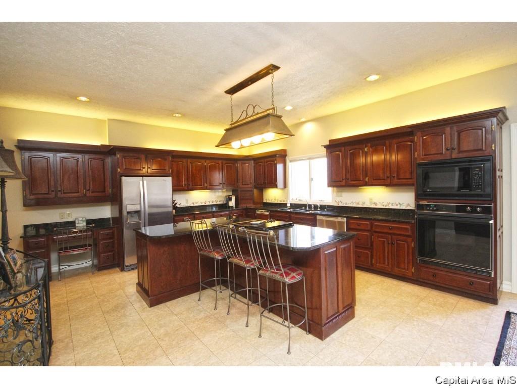 840 Coventry Point Springfield, IL 62702 - Photo 10 of 32