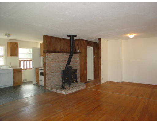 44 Ridge Street Westminster, MA 01473 - Photo 3 of 5 Gallery Image 3