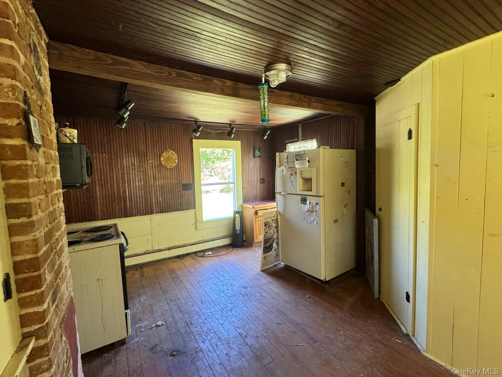 540 Franklinville Road Laurel, NY 11948 - Photo 9 of 16