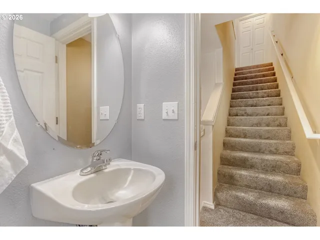 $305,000 | 13810 Southwest Scholls Ferry Road, Unit 103, Beaverton, OR 97007