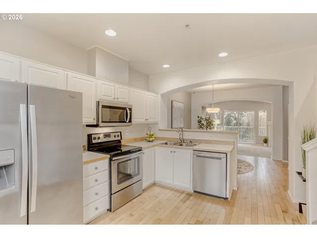 $305,000 | 13810 Southwest Scholls Ferry Road, Unit 103, Beaverton, OR 97007