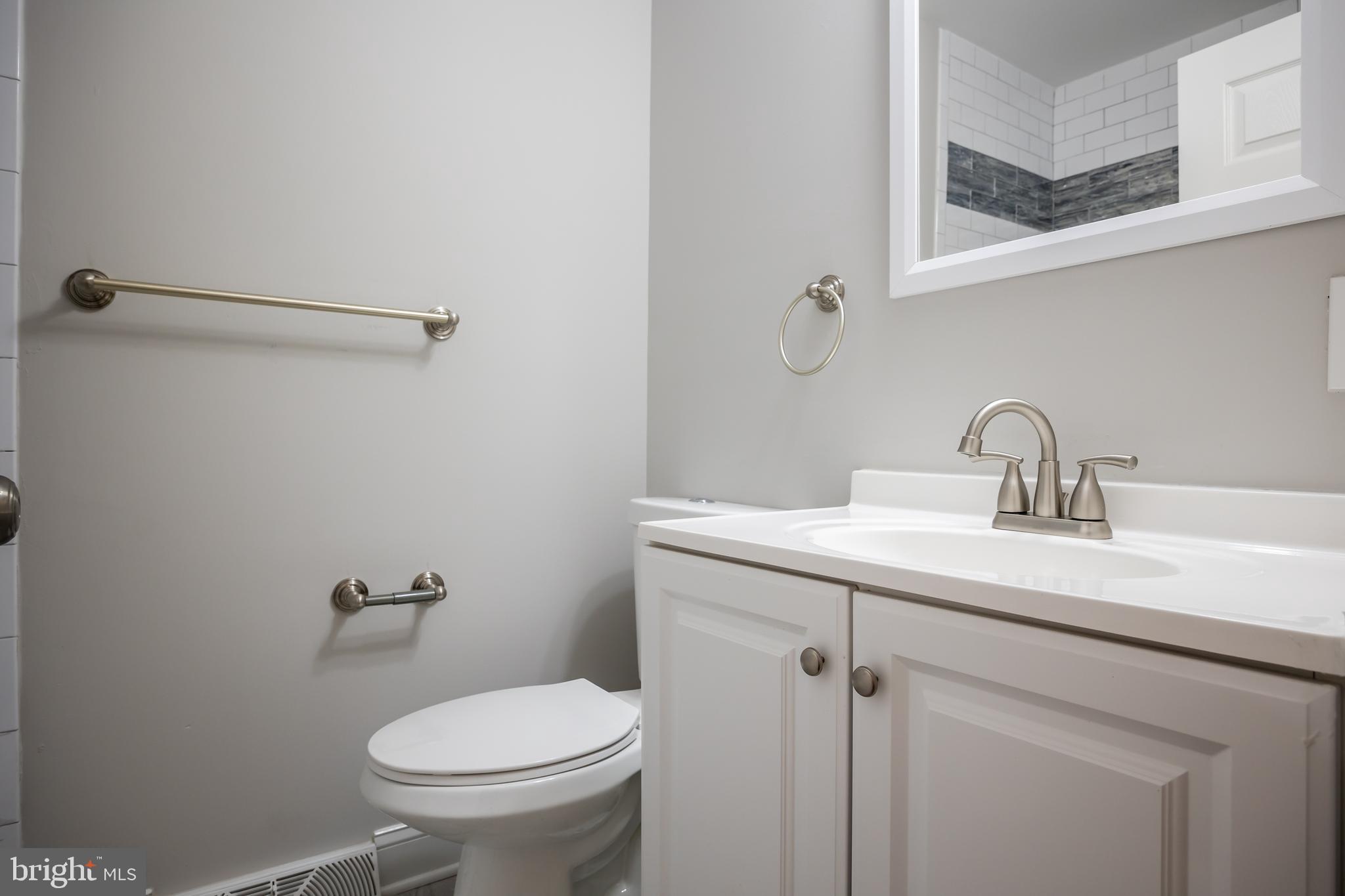 4 Round Hill Road Voorhees, NJ 08043 - Photo 22 of 35