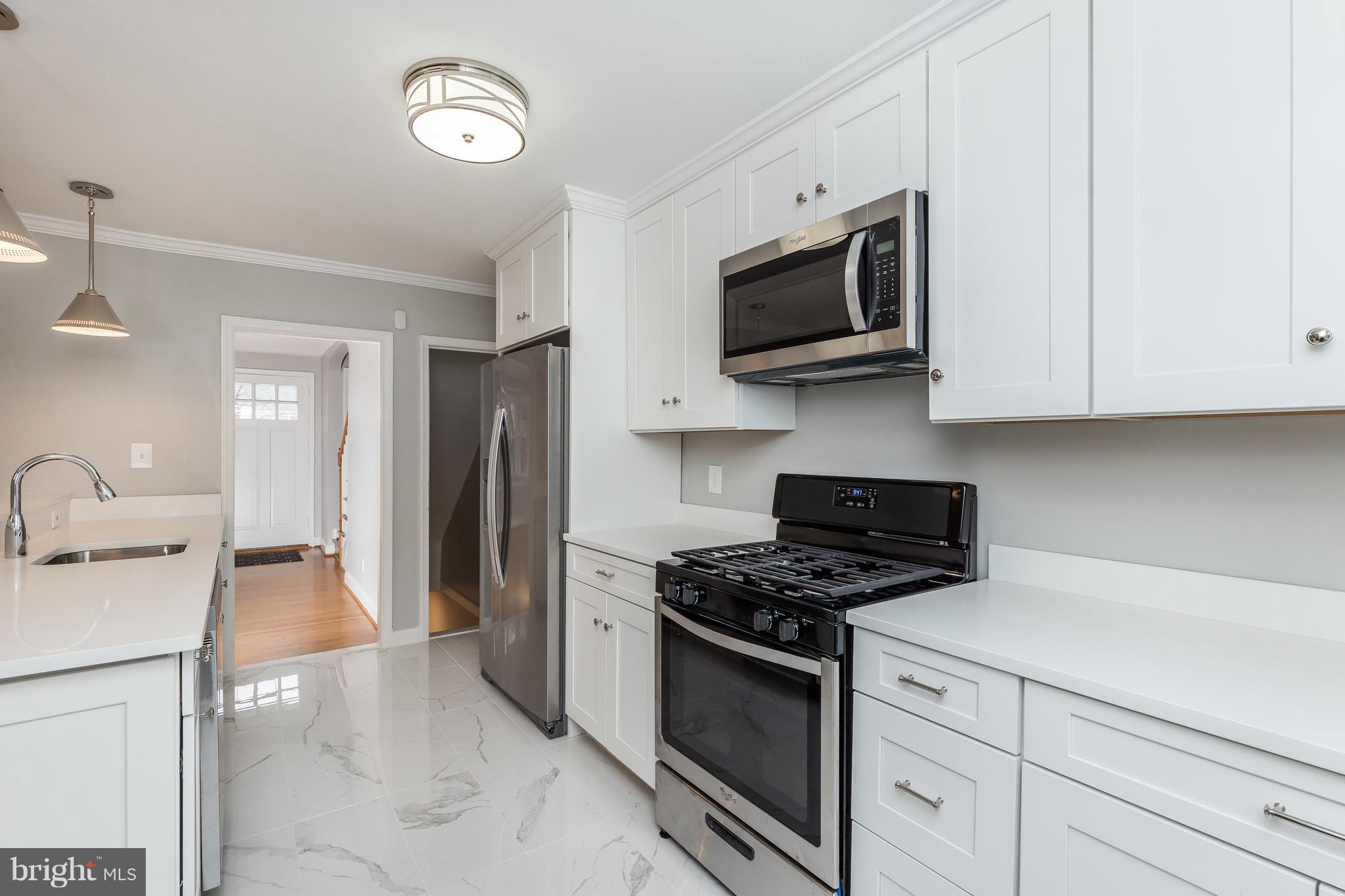155 Stanmore Road Baltimore, MD 21212 - Photo 14 of 39 Beautiful Marble Flooring