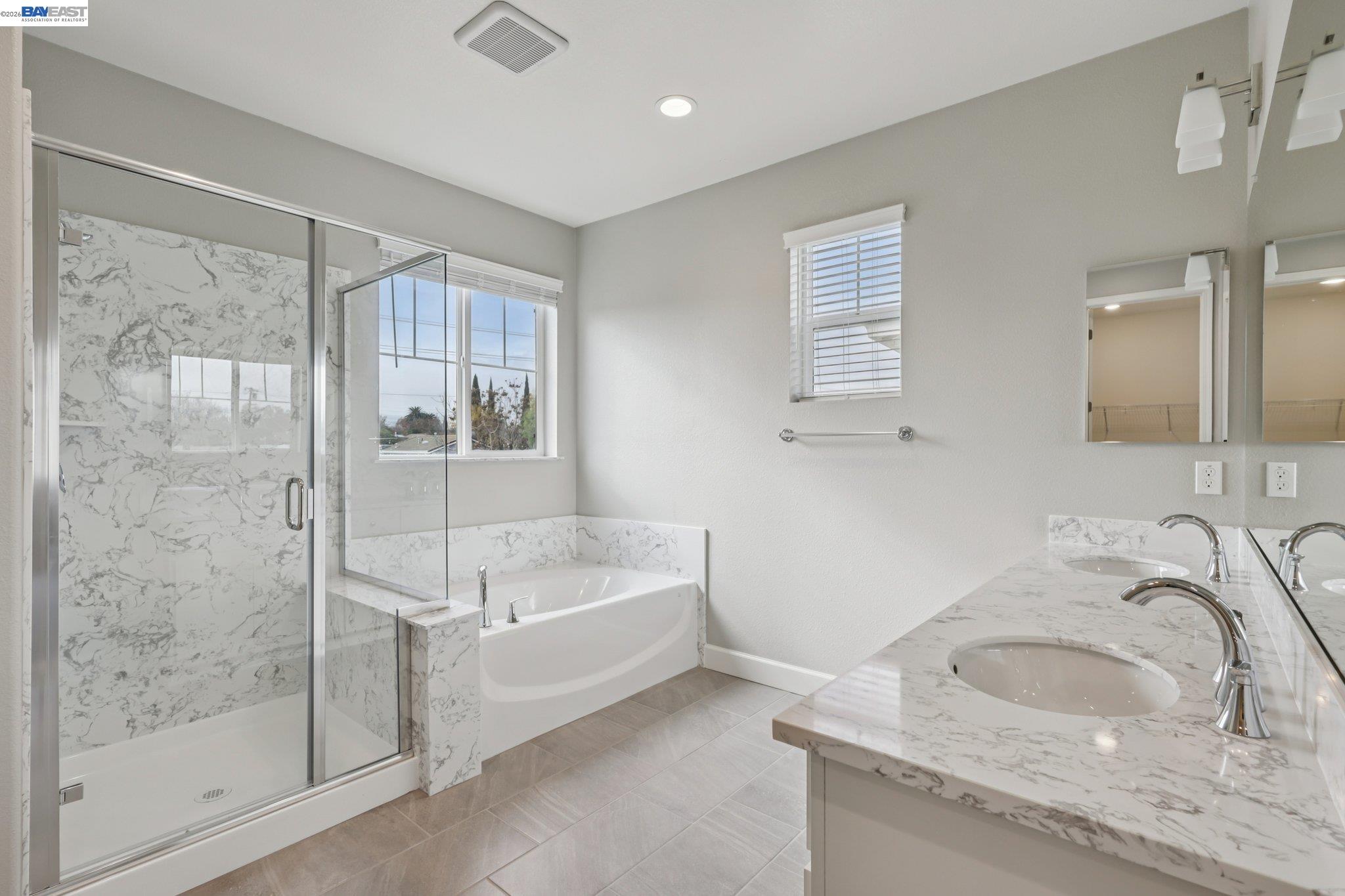 208 Mindy Way Pittsburg, CA 94565 - Photo 28 of 31 separate shower and soaking tub