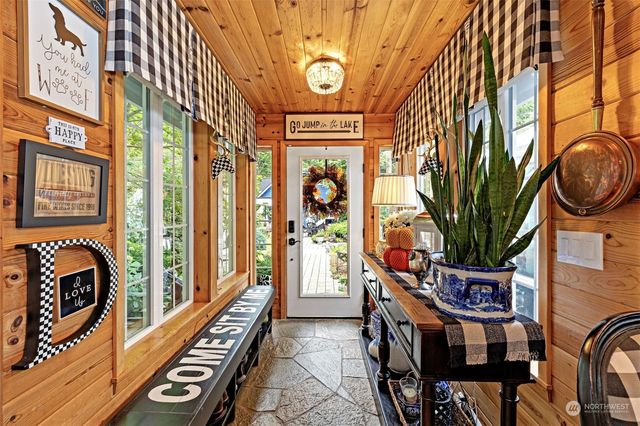 a view of an entryway with a fountain