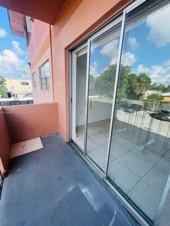 $2,000 | 17101 Northwest 57th Avenue, Unit 219, Miami Gardens, FL 33055