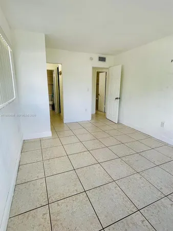 $2,000 | 17101 Northwest 57th Avenue, Unit 219, Miami Gardens, FL 33055