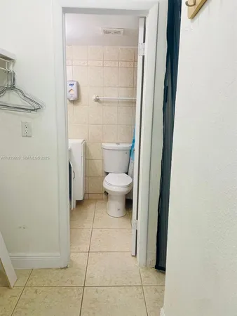 $2,000 | 17101 Northwest 57th Avenue, Unit 219, Miami Gardens, FL 33055