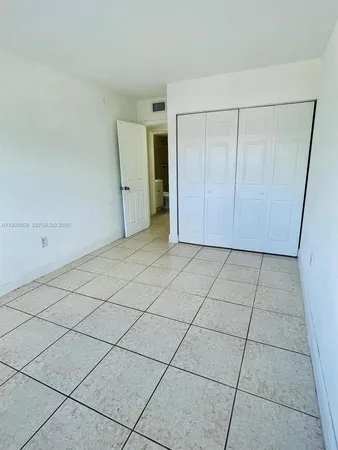 $2,000 | 17101 Northwest 57th Avenue, Unit 219, Miami Gardens, FL 33055