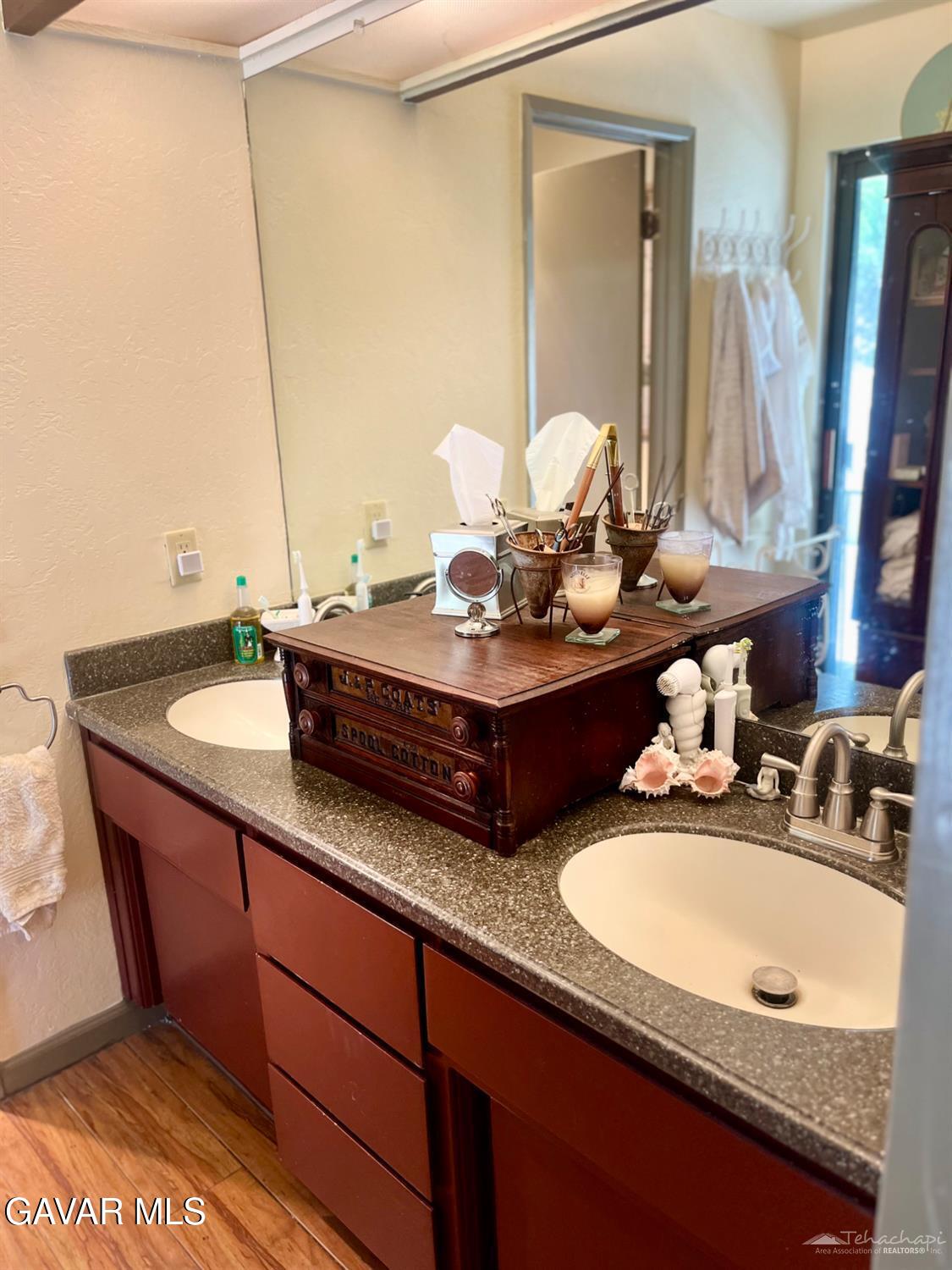29901 Skyline Drive Tehachapi, CA 93561 - Photo 13 of 45 bathroom sky 2