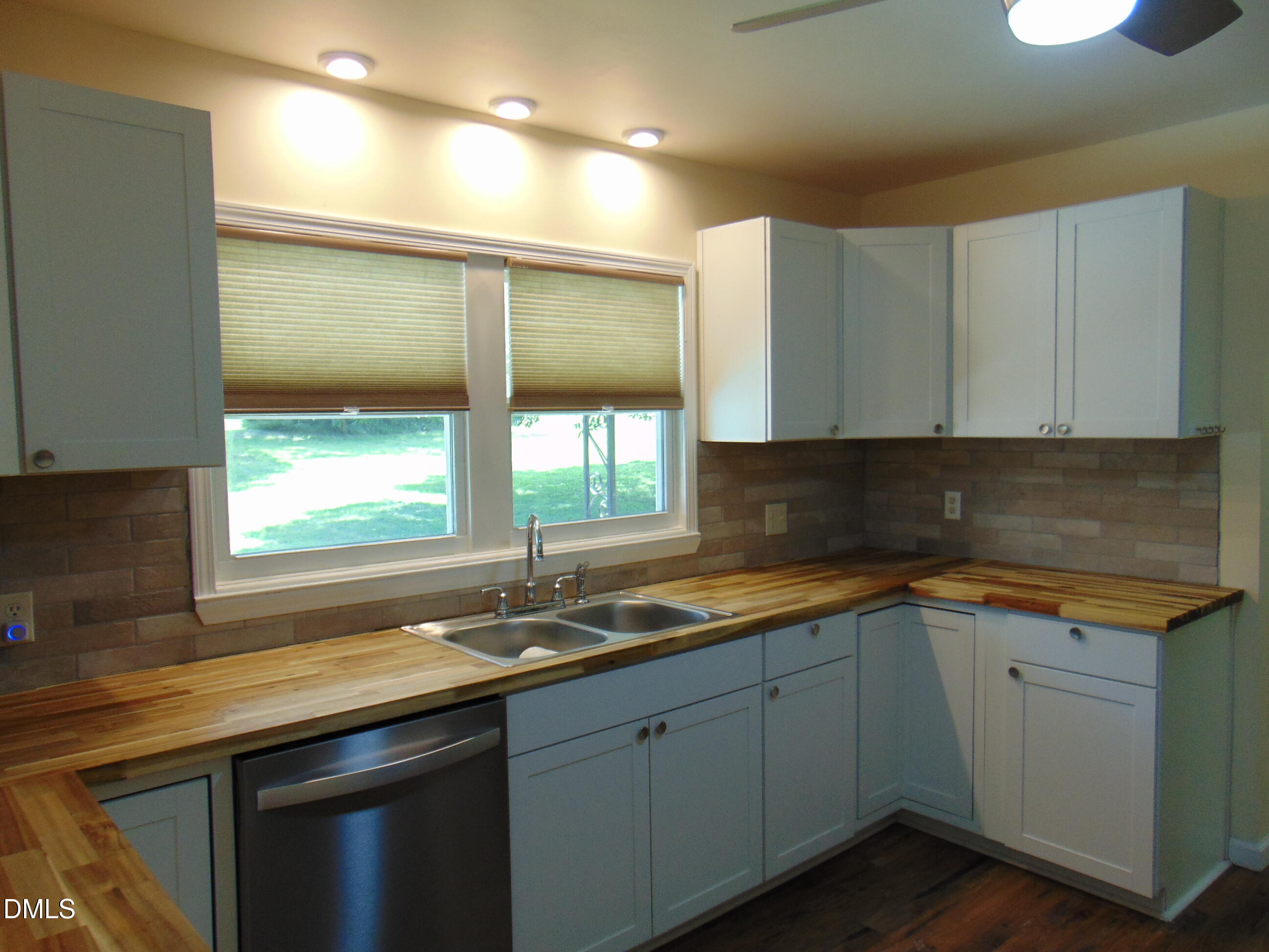 3155 Kelly Road Henderson, NC 27537 - Photo 7 of 27 DSC04413