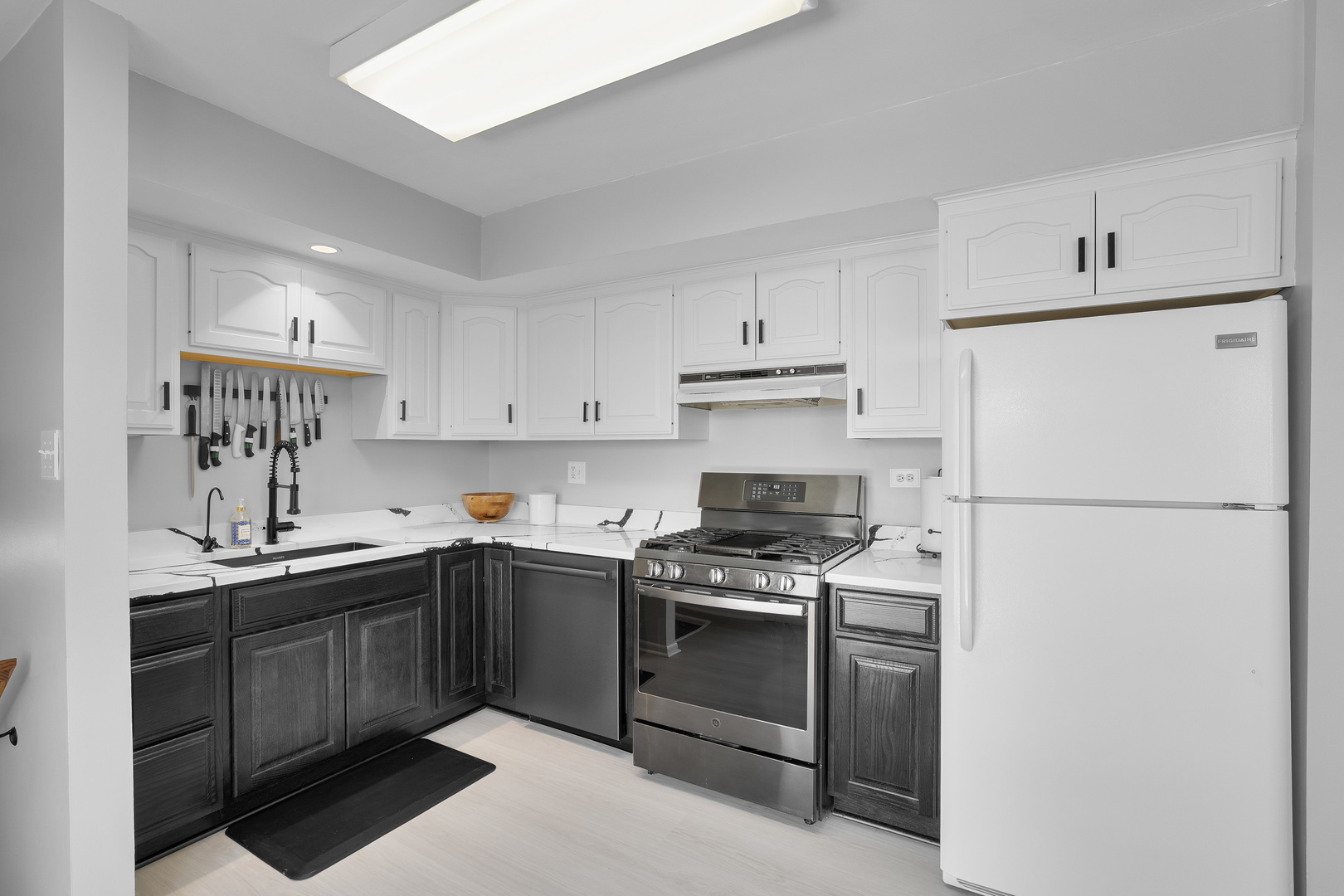 802 Timber Lane Darien, IL 60561 - Photo 10 of 30