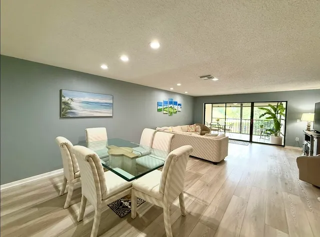 $5,500 | 20 Westgate Lane, Unit F, Boynton Beach, FL 33436