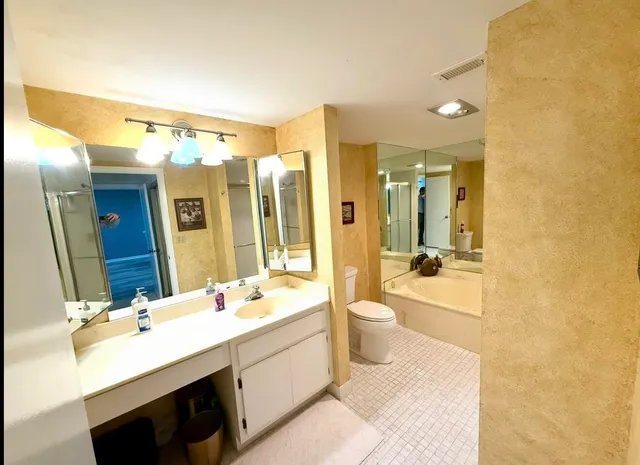 $5,500 | 20 Westgate Lane, Unit F, Boynton Beach, FL 33436