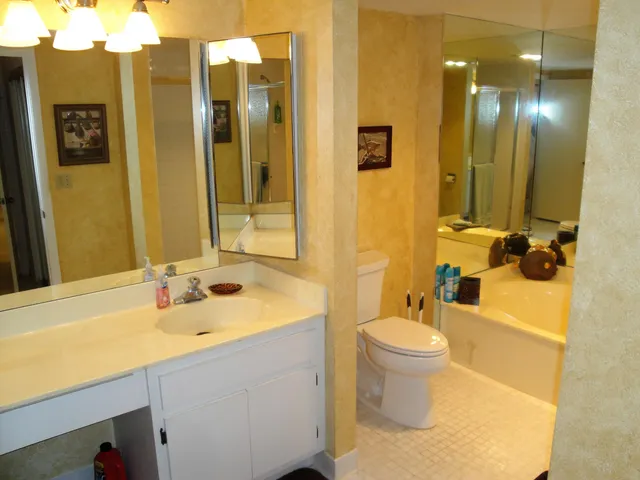 $5,500 | 20 Westgate Lane, Unit F, Boynton Beach, FL 33436