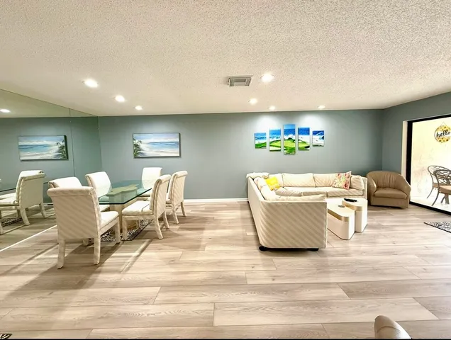 $5,500 | 20 Westgate Lane, Unit F, Boynton Beach, FL 33436