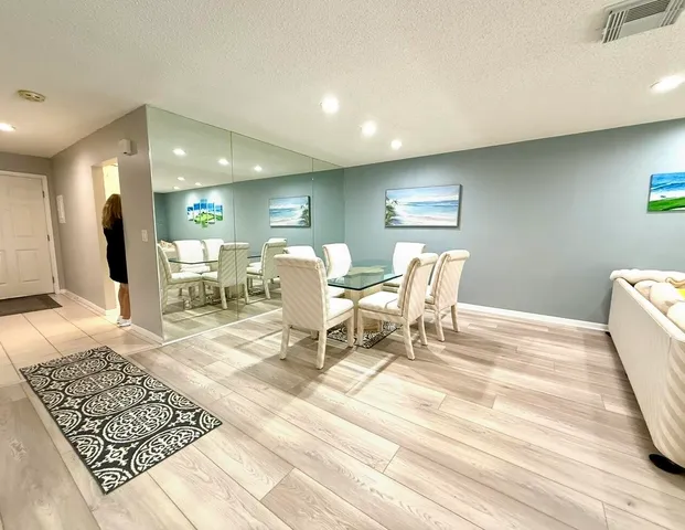 $5,500 | 20 Westgate Lane, Unit F, Boynton Beach, FL 33436