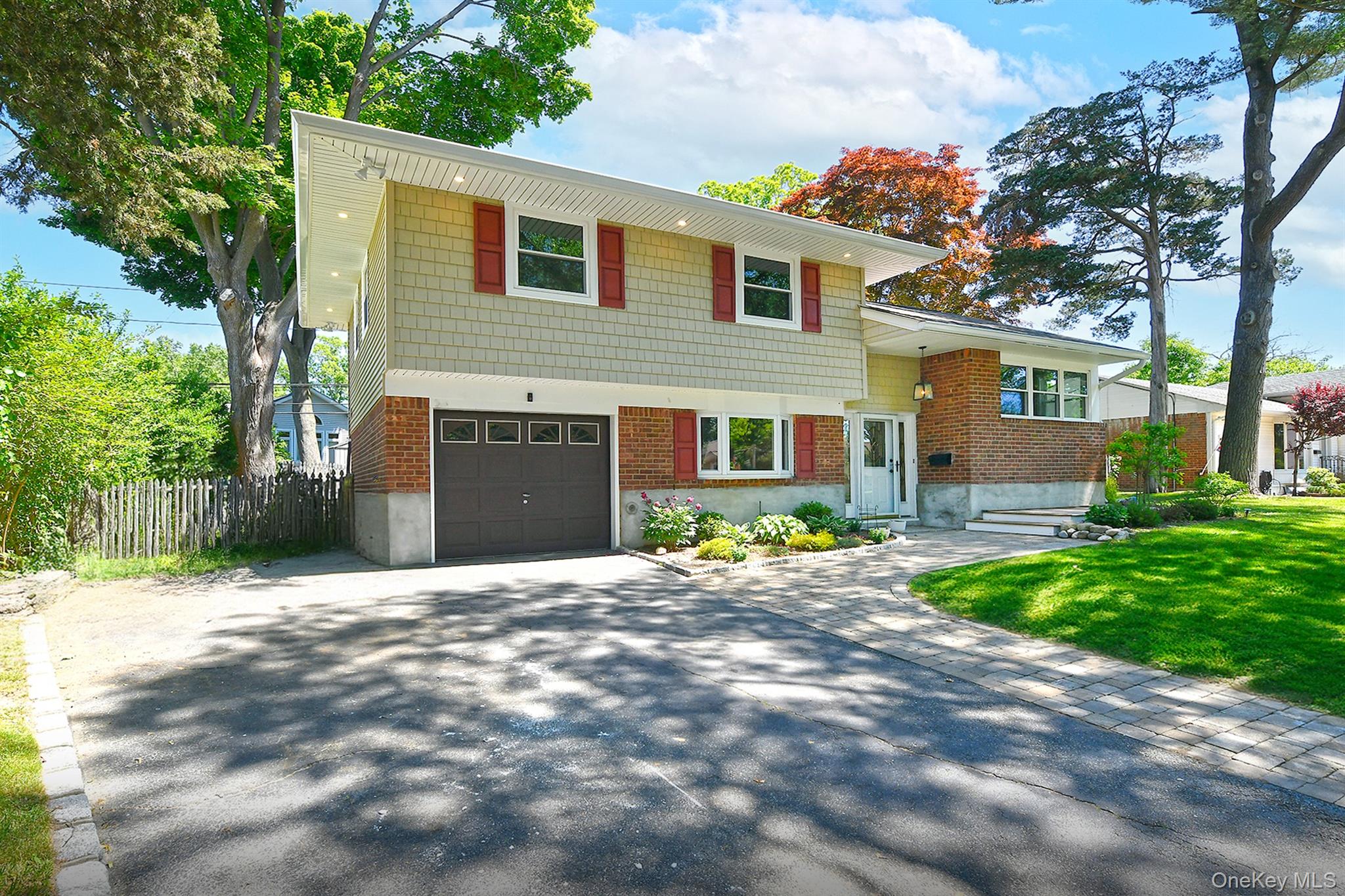 7 Rensselaer Drive Commack, NY 11725 - Photo 2 of 37