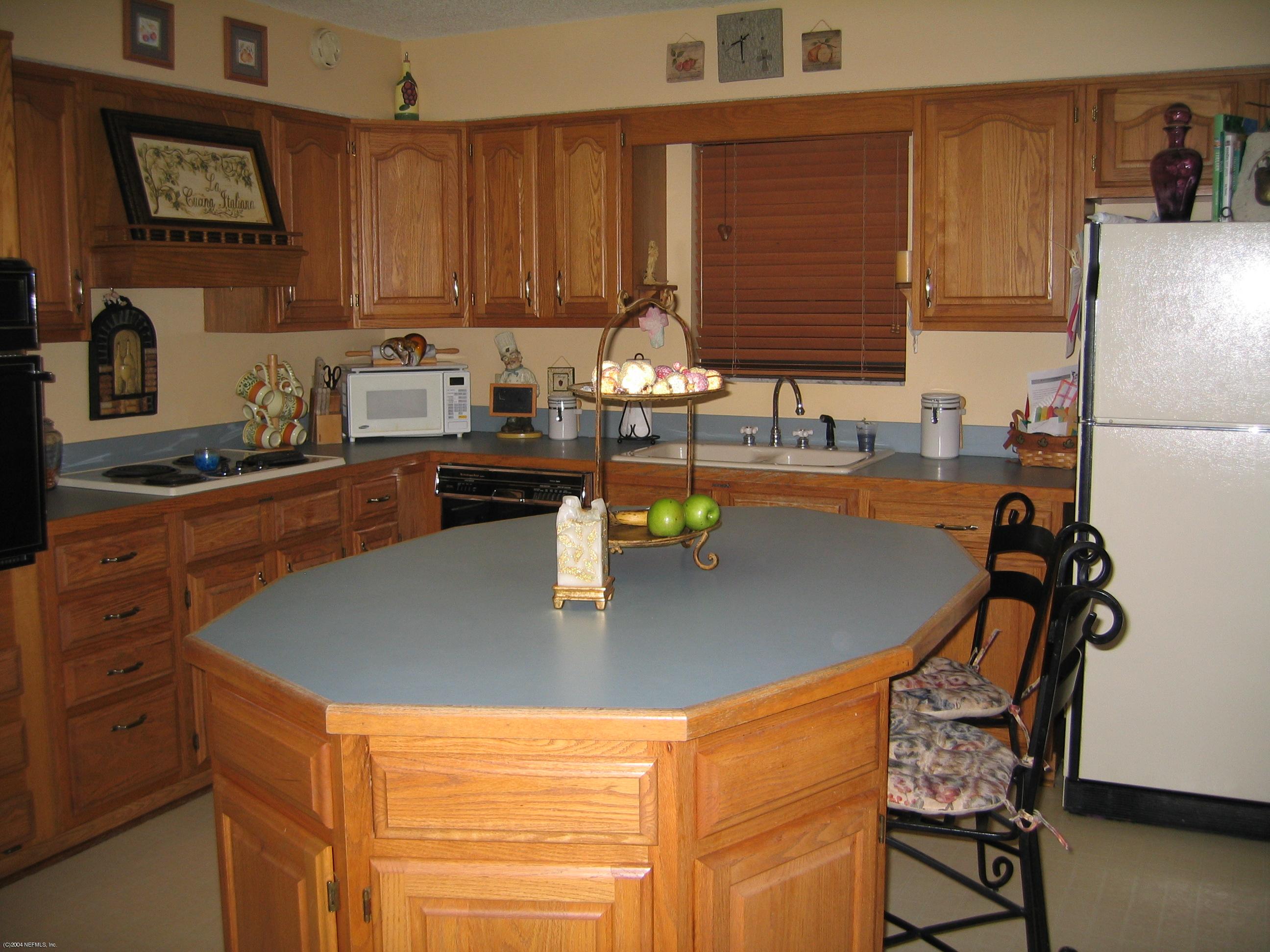 3530 Trail Ridge Road Middleburg, FL 32068 - Photo 6 of 7 Kitchen w/Large Island