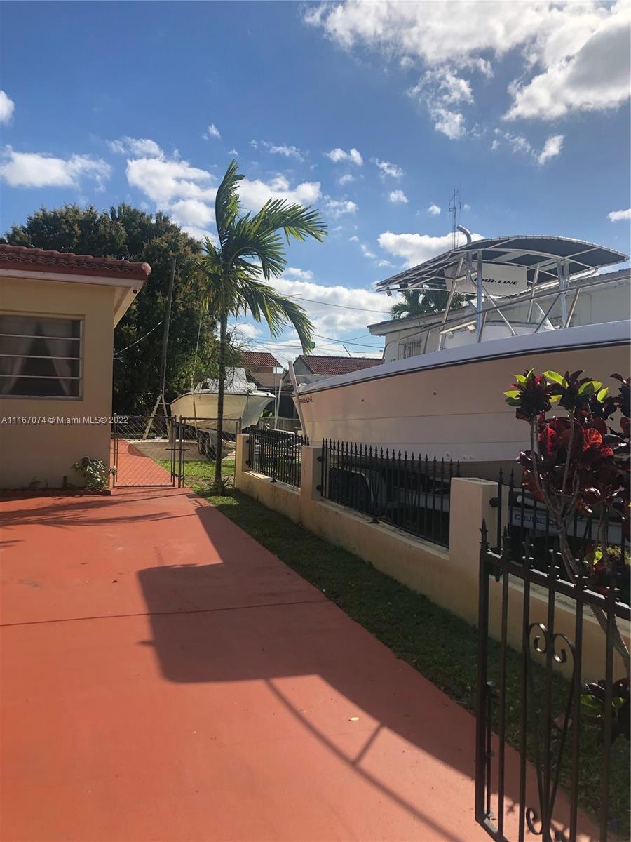 172 West 17th Street Hialeah, FL 33010 - Photo 5 of 27 a view of a building