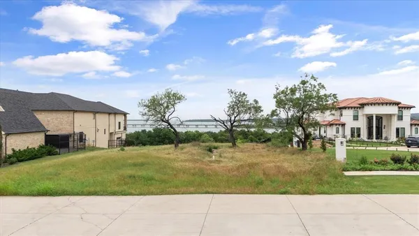 $495,000 | 1047 Mallard Pointe Drive, Grand Prairie, TX 75104