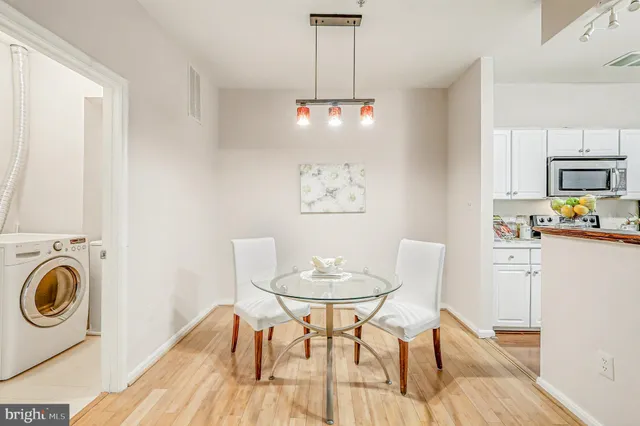 $2,800 | 20402 Cool Fern Square, Unit 20402, Ashburn, VA 20147