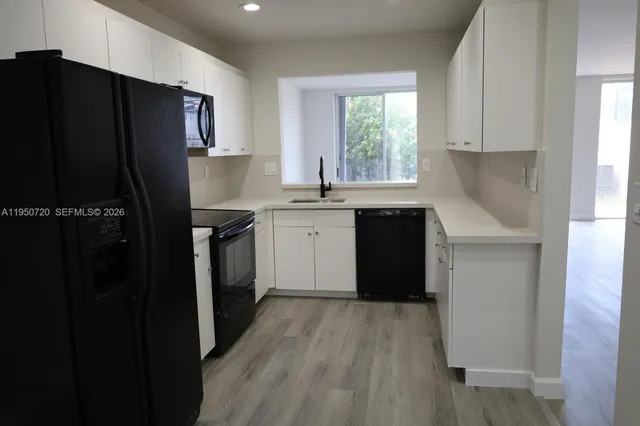 $3,950 | 5240 Northwest 102nd Court, Unit 5240, Doral, FL 33178