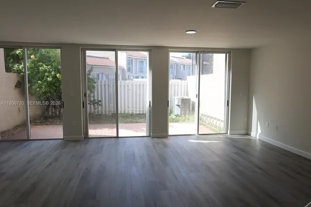 $3,950 | 5240 Northwest 102nd Court, Unit 5240, Doral, FL 33178