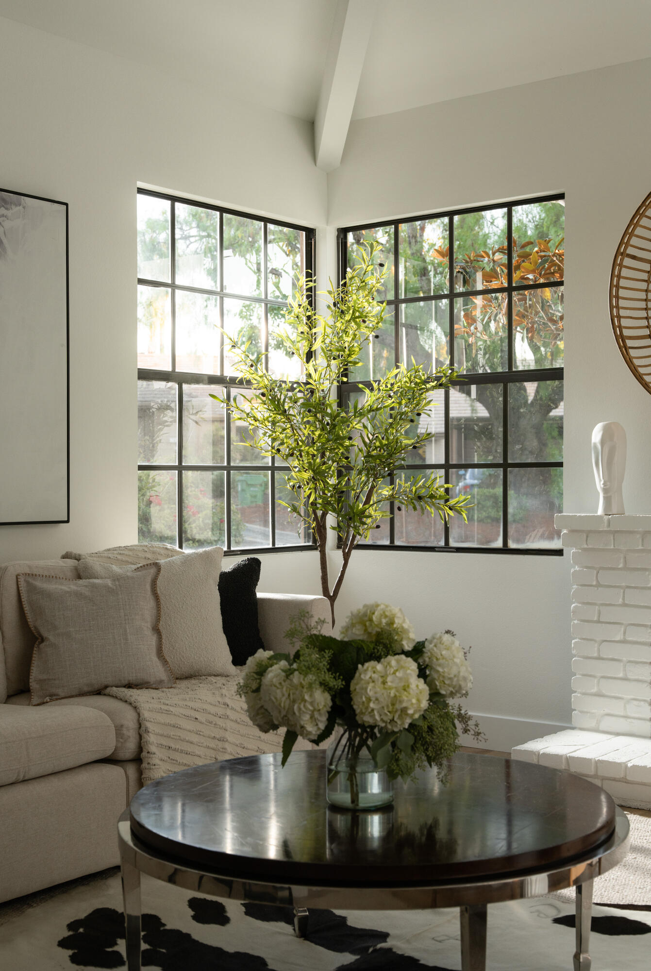 778 Dos Hermanos Road Santa Barbara, CA 93111 - Photo 5 of 23 Living Room