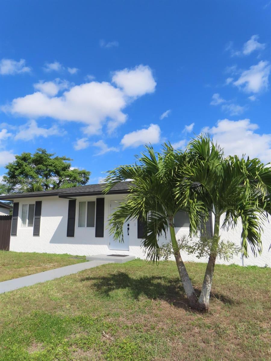 95 Southwest 17th Terrace Homestead, FL 33030 - Photo 1 of 48