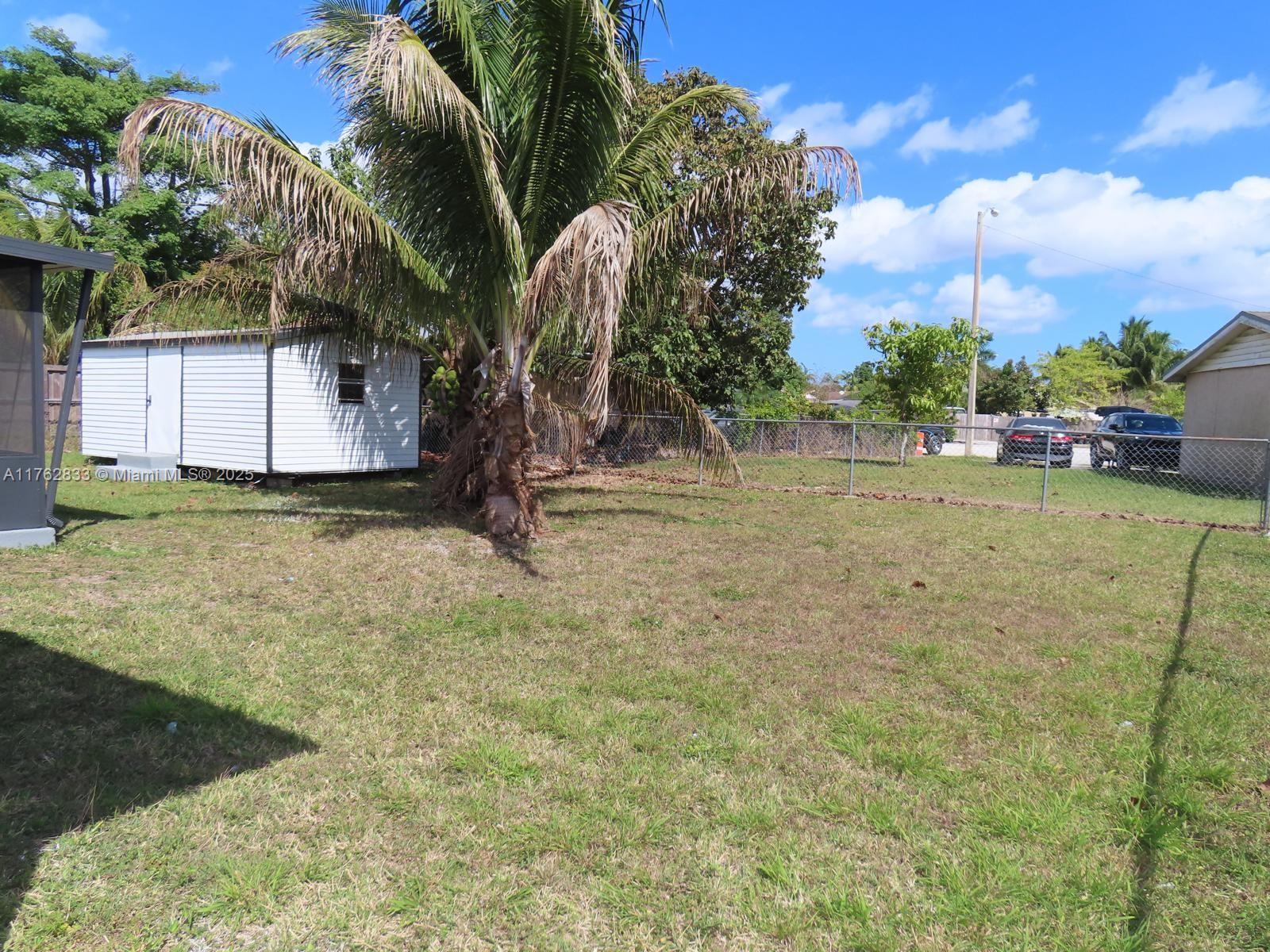 95 Southwest 17th Terrace Homestead, FL 33030 - Photo 12 of 48