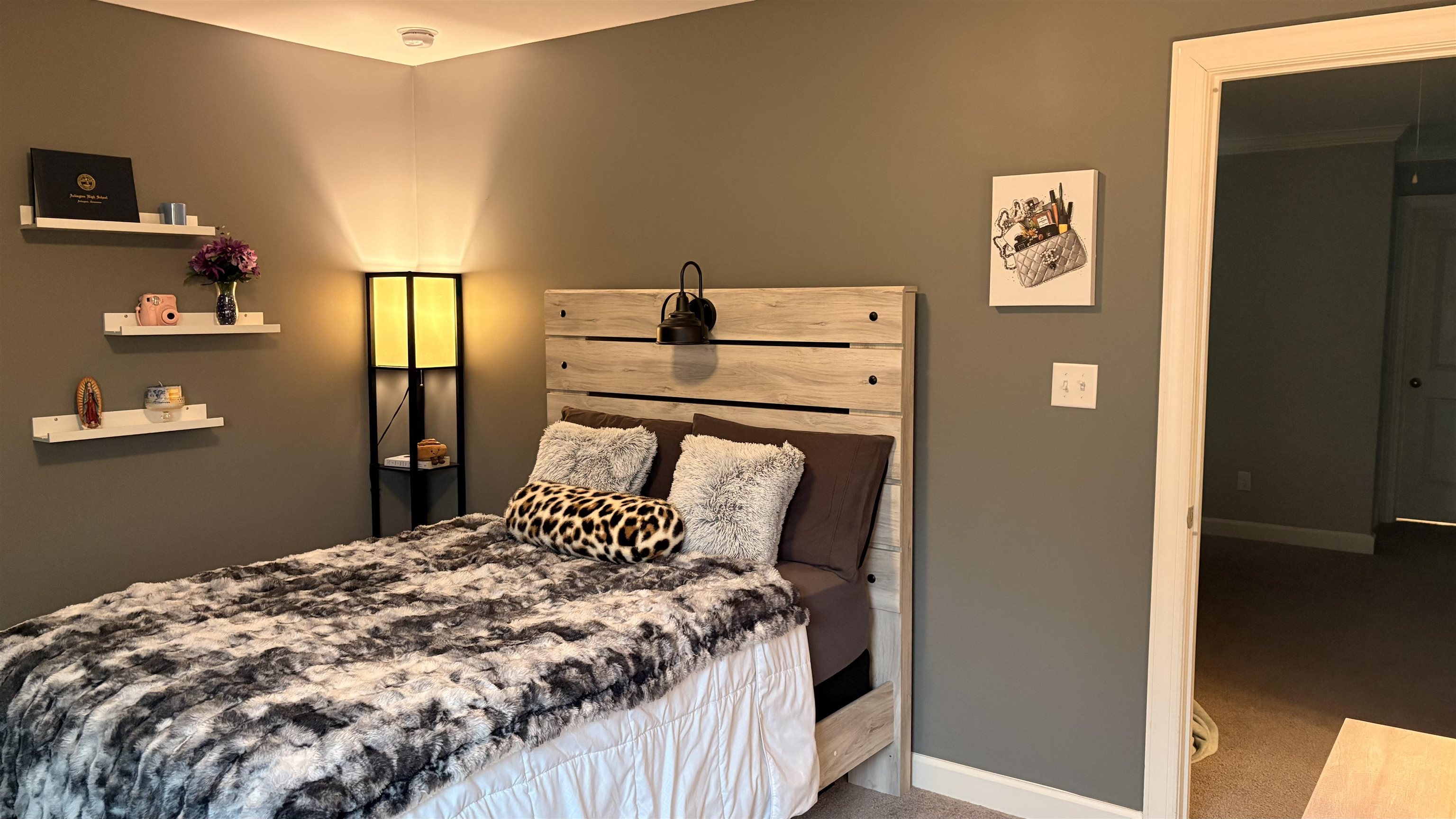 6374 Rutherford Circle Arlington, TN 38002 - Photo 15 of 40 Carpeted bedroom with baseboards.