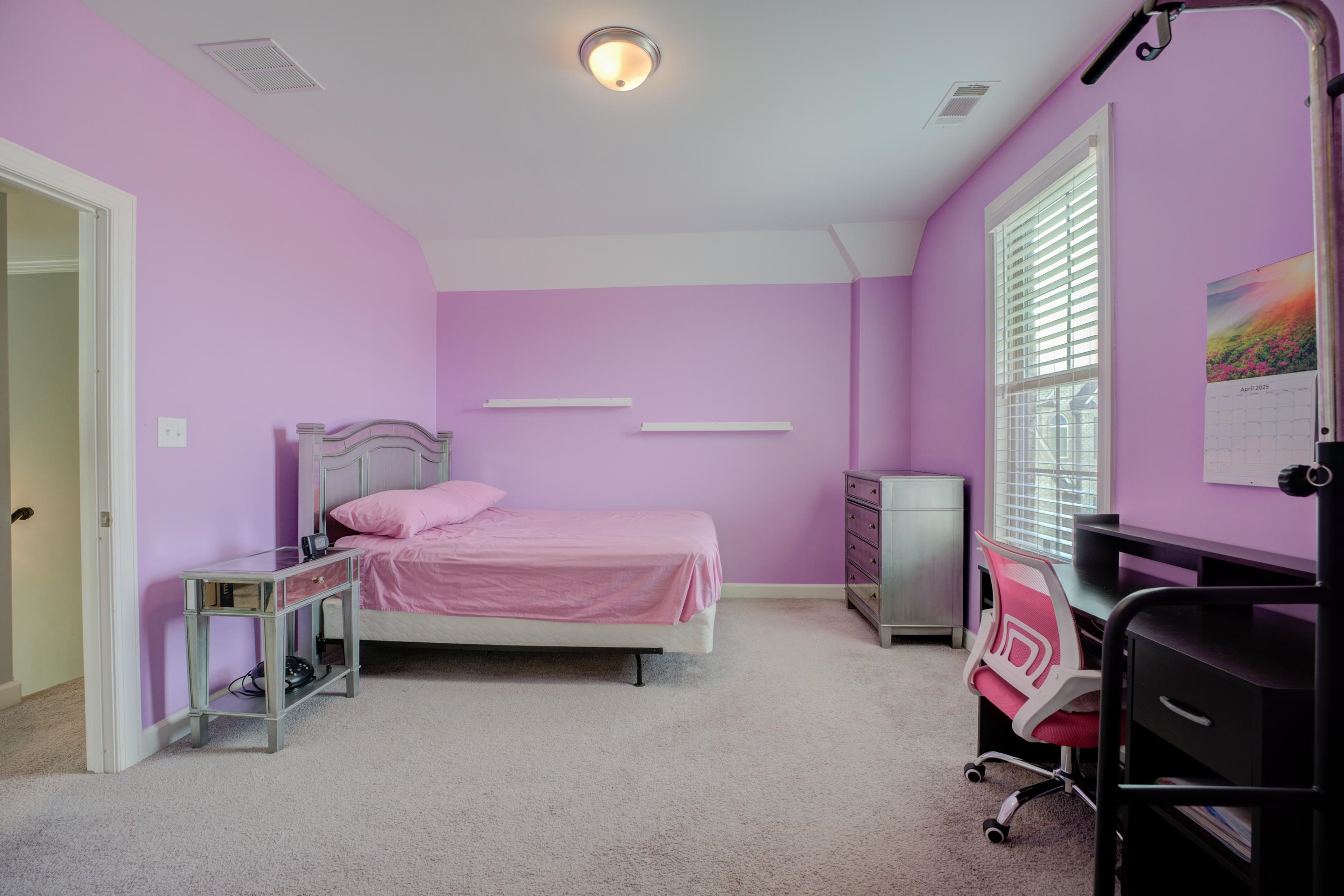 6374 Rutherford Circle Arlington, TN 38002 - Photo 28 of 40 a bedroom with a bed and a desk