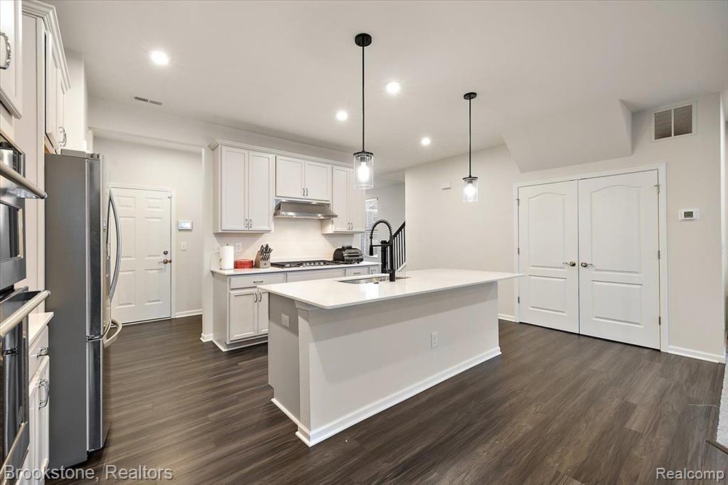 348 Strawberry Drive Rochester, MI 48307 - Photo 20 of 45