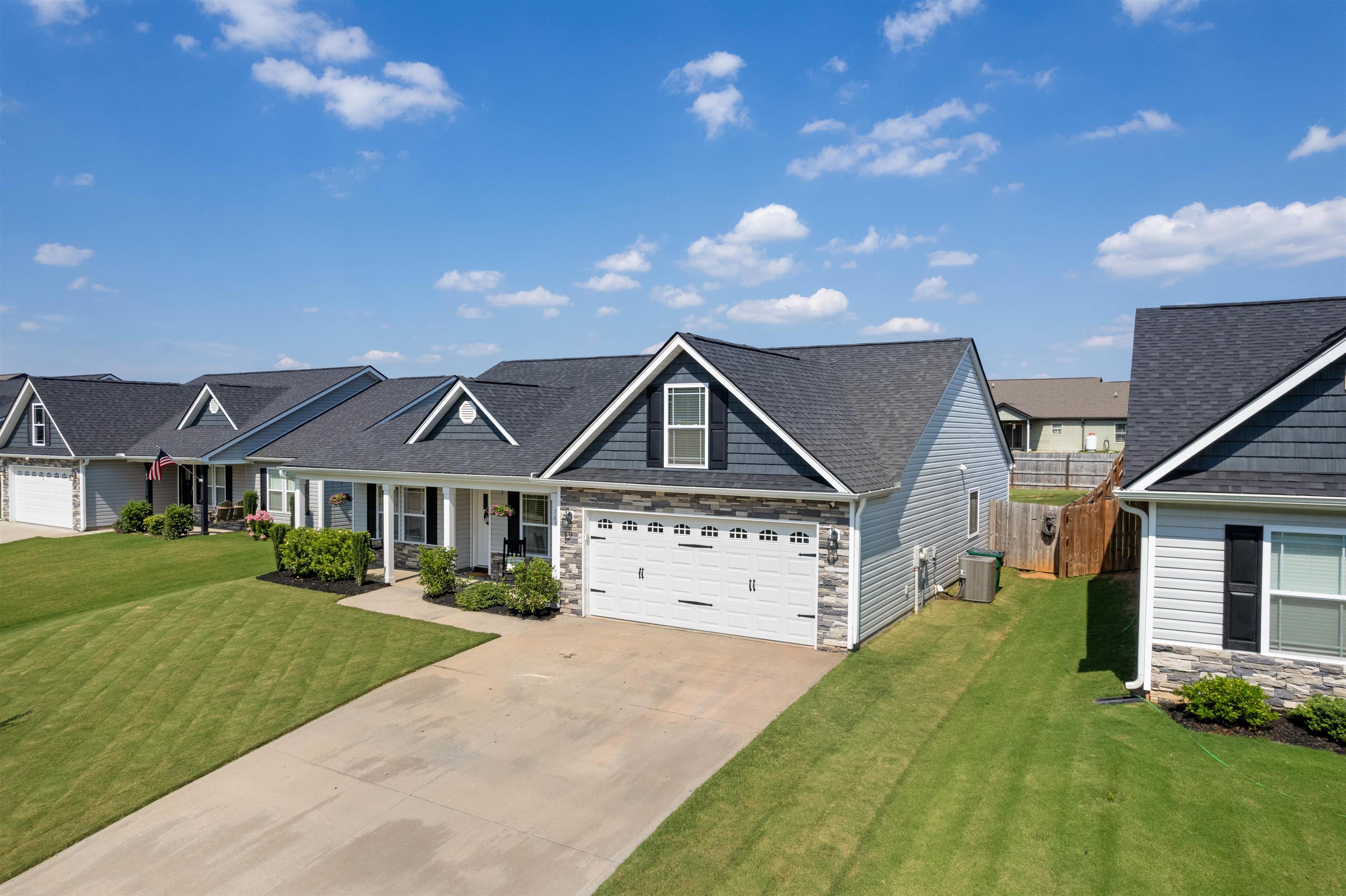 147 Highland Springs Loop Inman, SC 29349 - Photo 3 of 33