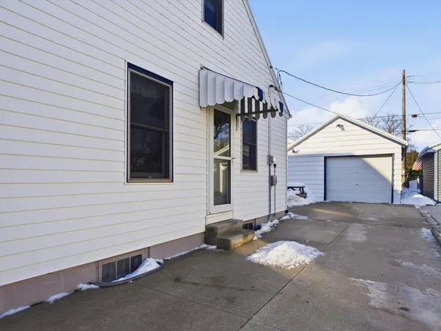 $198,000 | 522 South 30th Street, Manitowoc, WI 54220