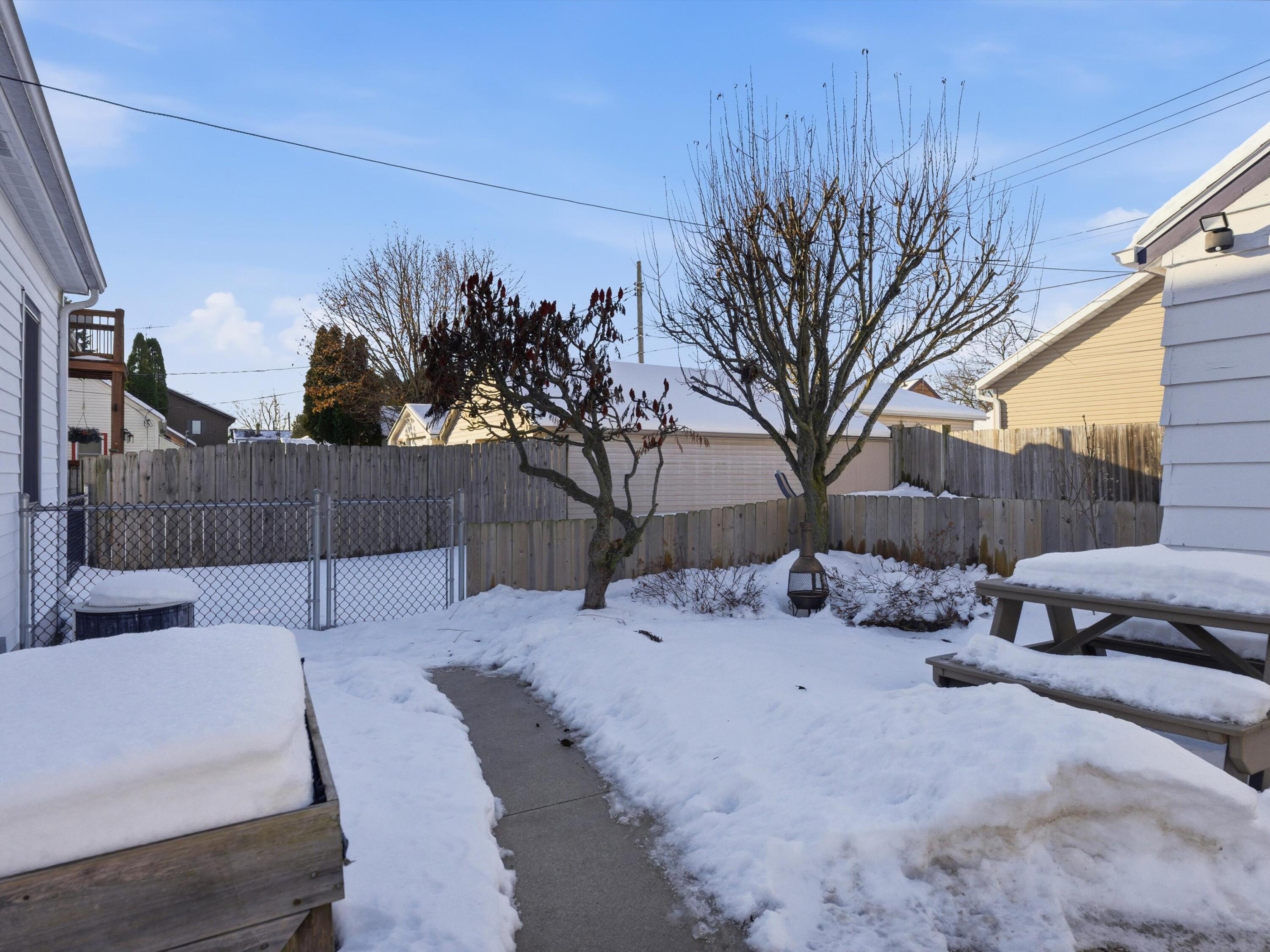 522 South 30th Street Manitowoc, WI 54220 - Photo 6 of 20 06-006_2714969_06850