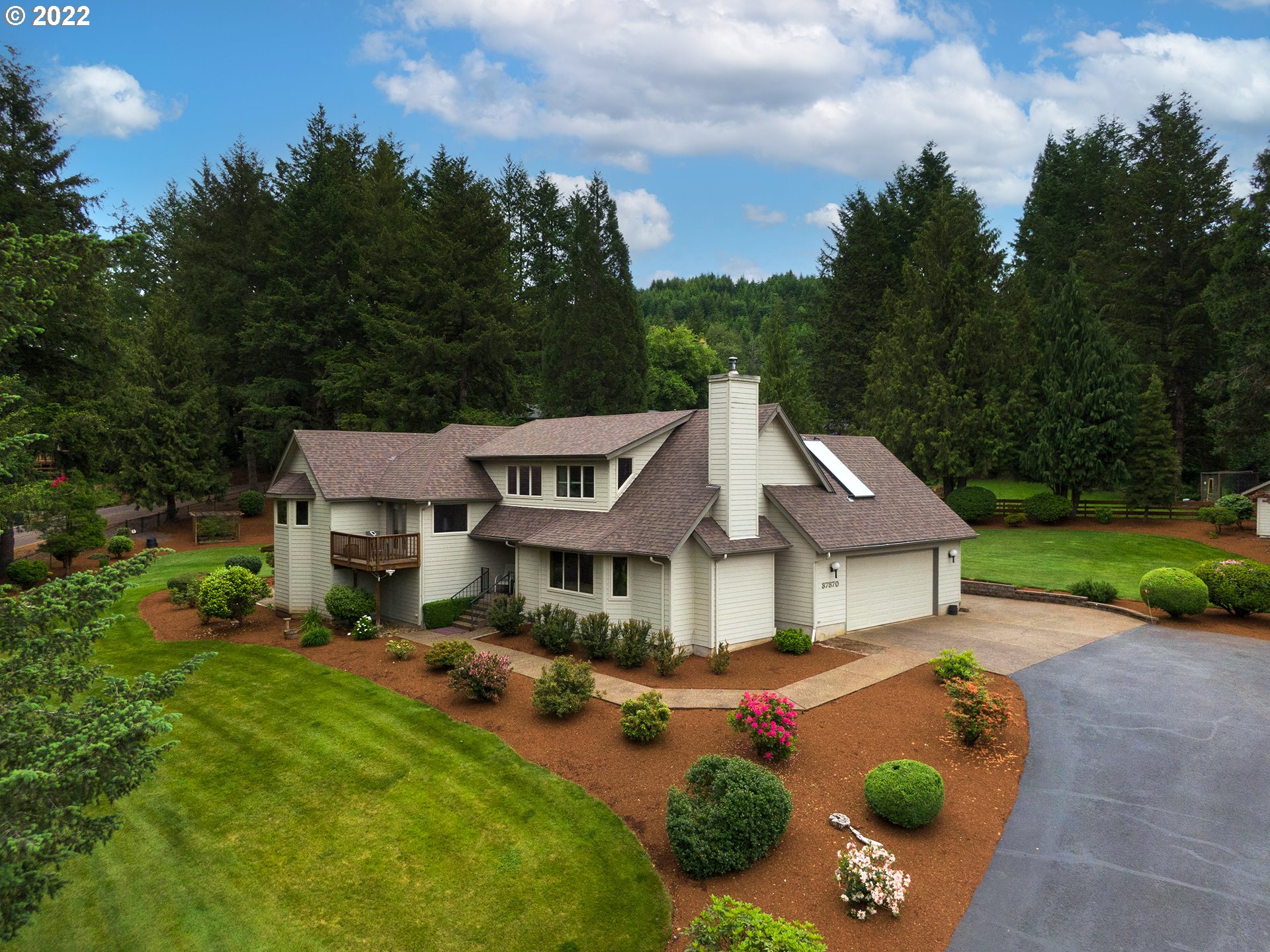 37870 Shenandoah Loop Springfield, OR 97478 - Photo 2 of 32 an aerial view of a house