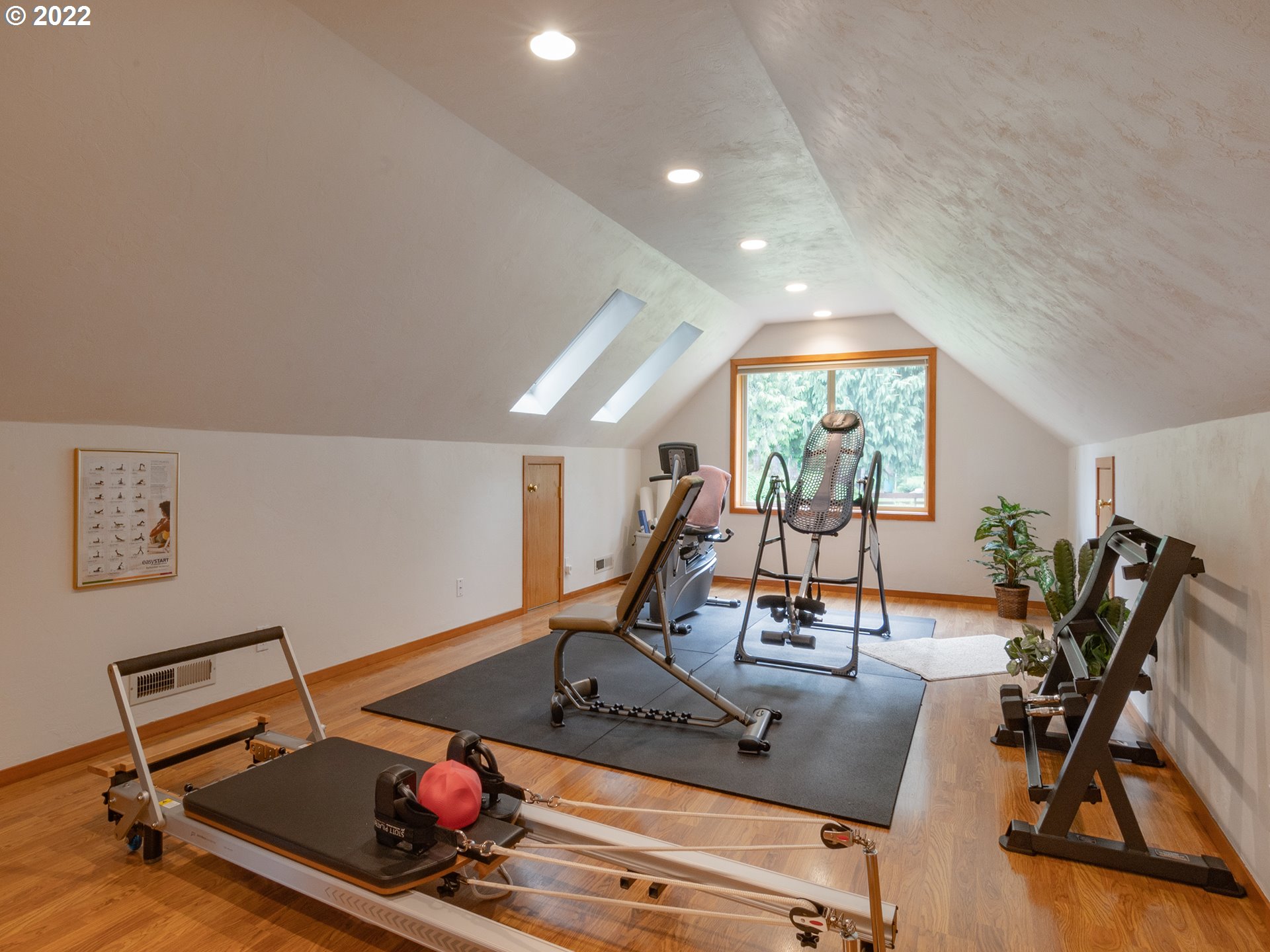 37870 Shenandoah Loop Springfield, OR 97478 - Photo 23 of 32 a view of a room with gym equipment